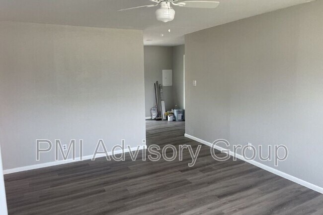 Building Photo - 602 SE 37th St