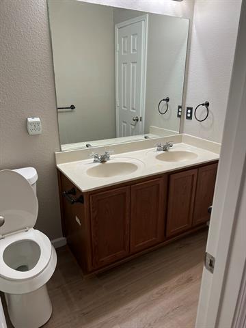 Building Photo - 16901 Thorntree Ct