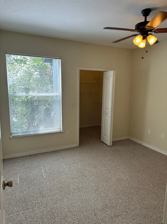 Building Photo - 5703 Legacy Crescent Pl