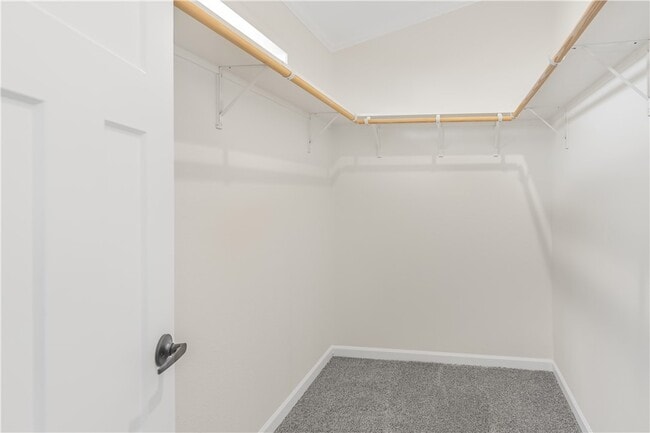 Building Photo - 495 Pleasant St