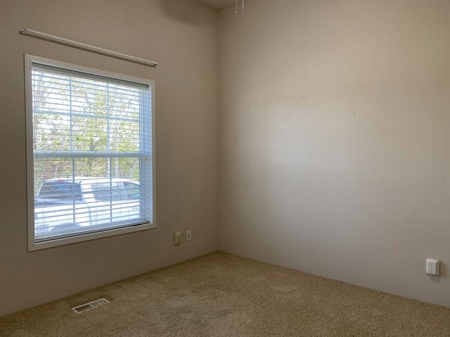 Building Photo - Solar Bonus in Dallesport, WA