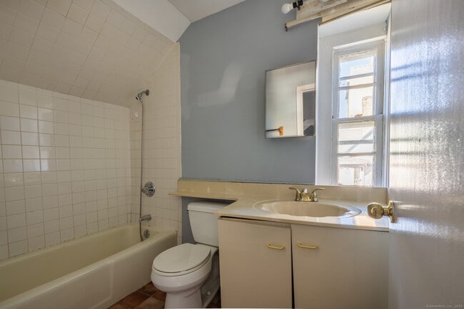 Building Photo - 56 Park Ave