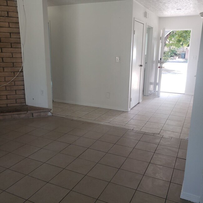 Building Photo - 6363 Carlo Dr