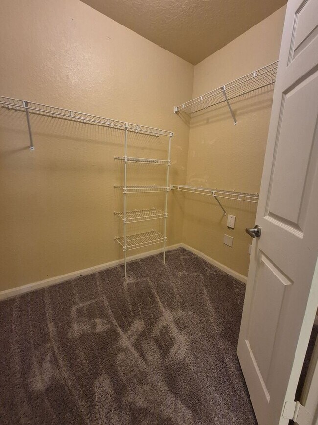 Building Photo - It's a lifestyle!