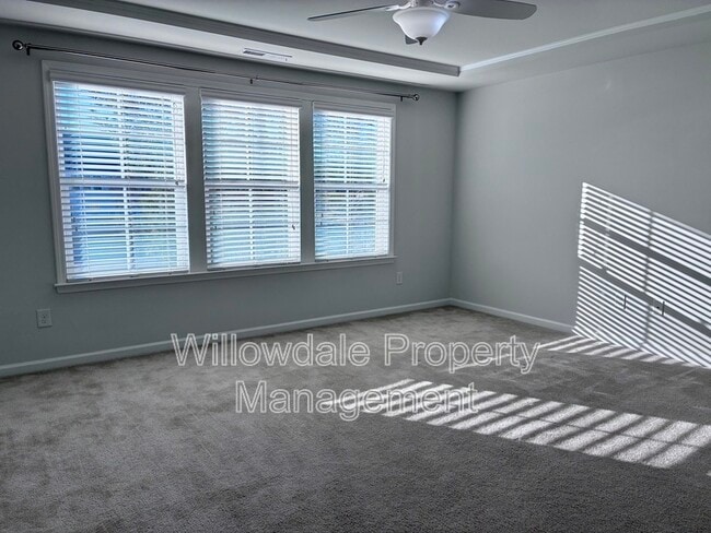 Building Photo - 1056 Midvale Ave