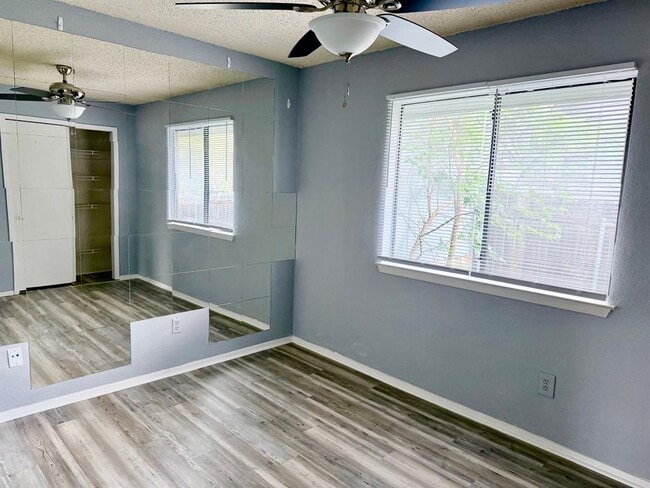 Building Photo - 1411 Gracy Farms Ln