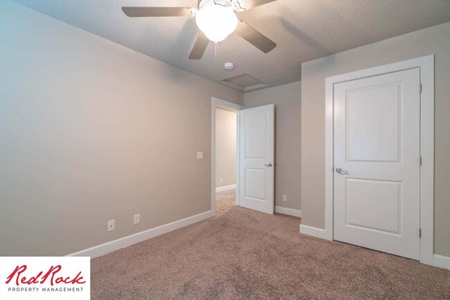 Building Photo - Spacious 4 Bedroom, 2.5 Bathroom Centrally...