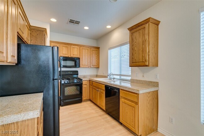 Building Photo - 10385 Morning Sorrow St