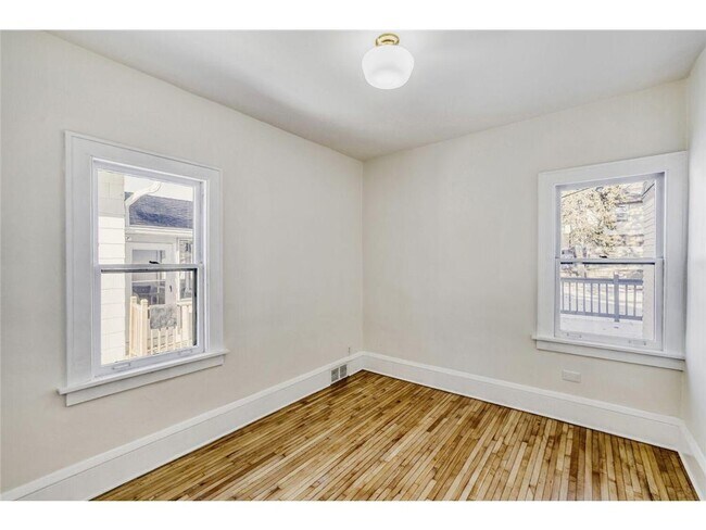 Building Photo - 1683 Minnehaha Ave E