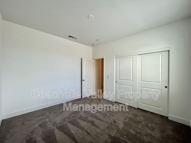 Building Photo - 11702 E Crescent St