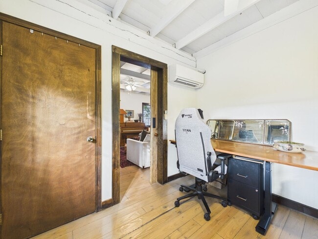 Building Photo - COMING SOON! Charming Cottage in the Center of Town