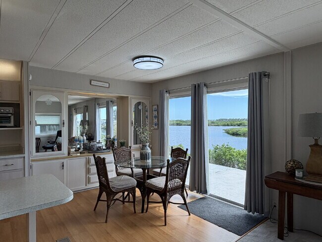 Building Photo - "Charming 2-Bed, 2-Bath Mobile Home Retreat in Harbor Cove!"