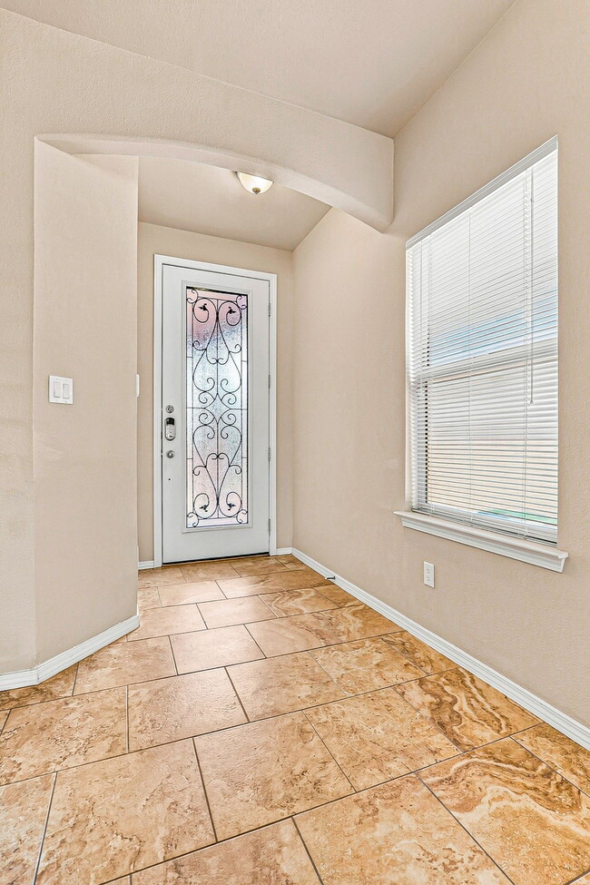 Building Photo - 7409 Dewberry Dr