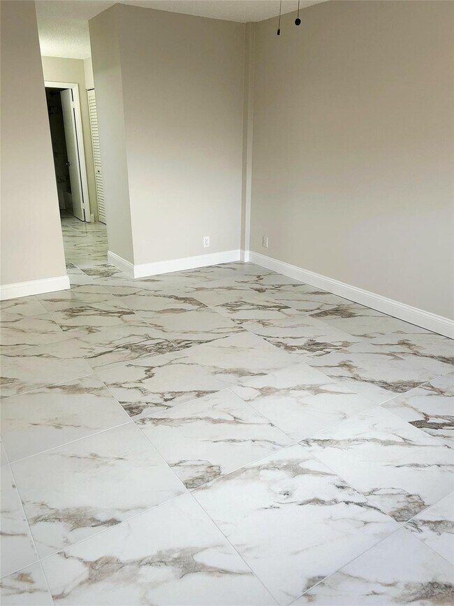 Building Photo - 406 NW 68th Ave