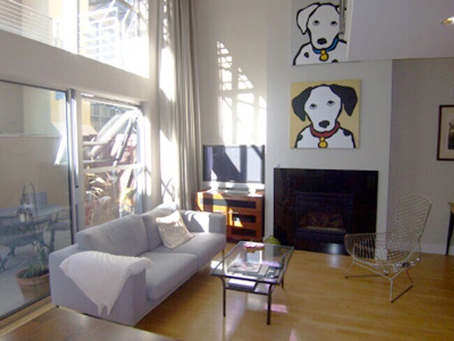 Primary Photo - Epic REA/Azari PM: Private Oasis, 1 BR/ 1....