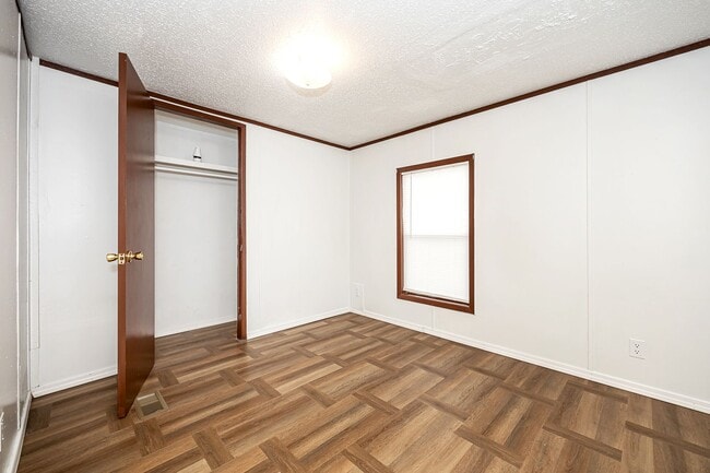 Building Photo - Elizabeth's RV Park -Mobile Homes-