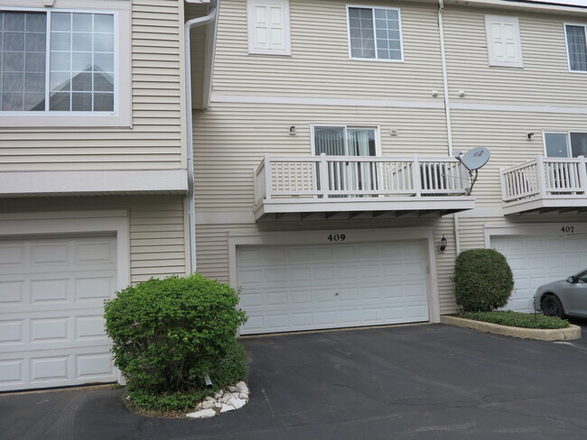 Building Photo - 409 Cary Woods Cir