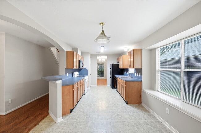 Building Photo - 3924 Highland Vale Ct