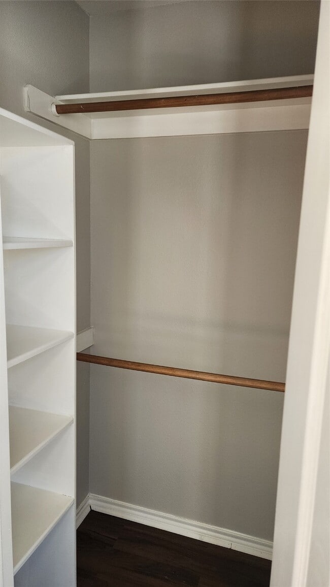 Building Photo - 11430 Hackmatack Way