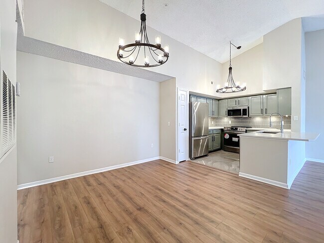 Building Photo - 13103 Mulberry Park Dr