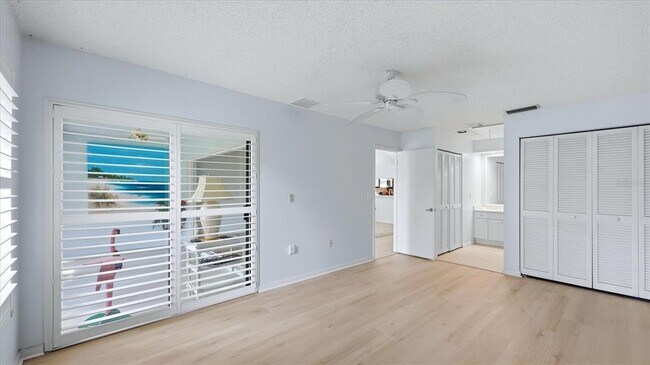 Building Photo - 5350 Myrtle Wood