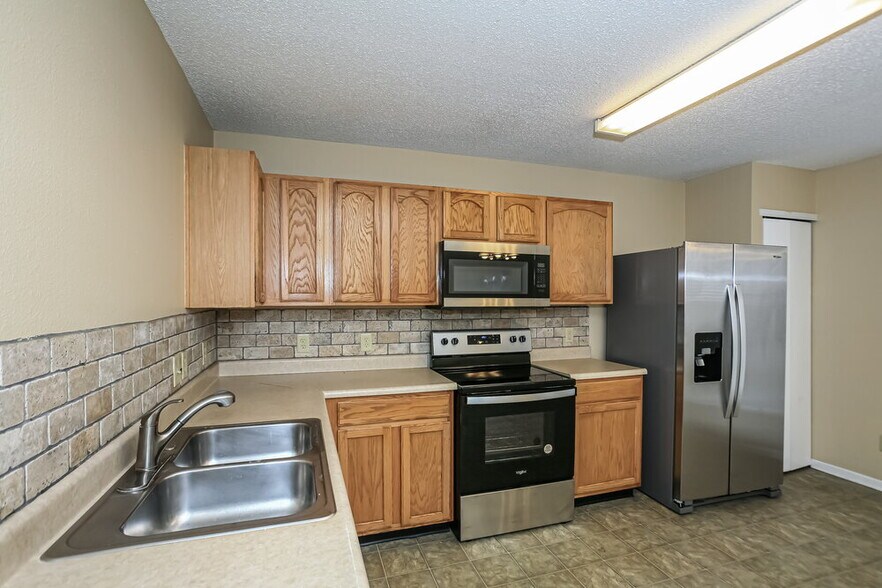 Building Photo - 10754 Timothy Ln