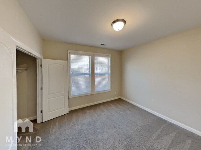 Building Photo - 1019 Willowcroft Dr