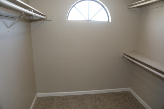 Building Photo - 3540 Stillmeadow Ln