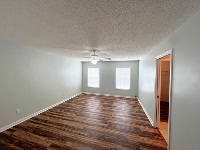 Building Photo - 161 S Spring View Dr
