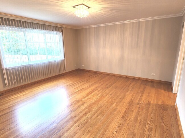 Building Photo - 1206 Lynn Terrace
