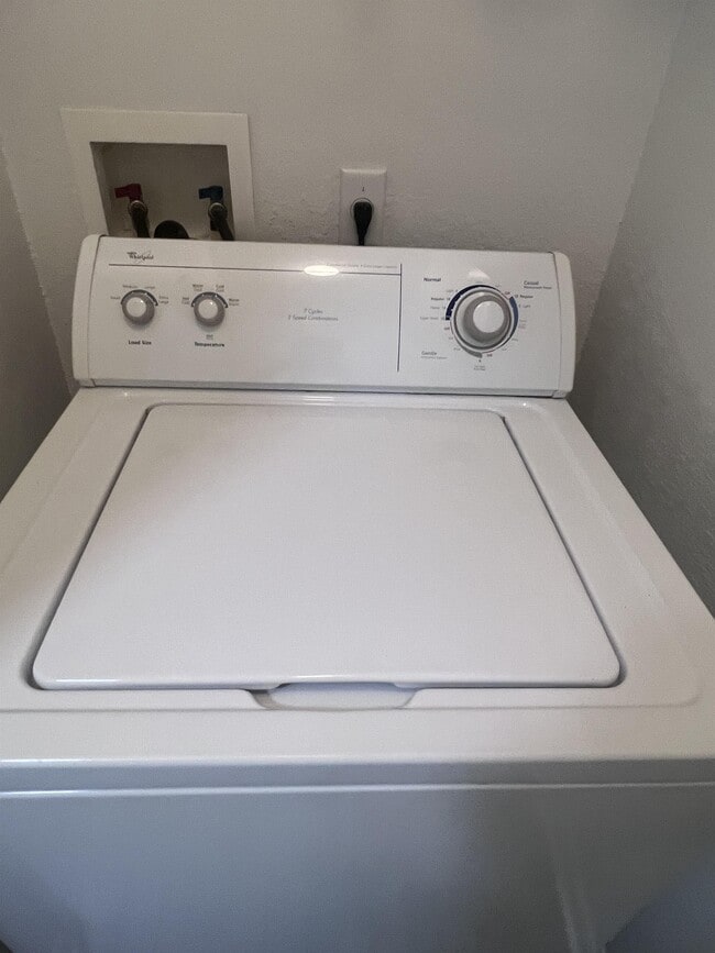 Building Photo - 2712 White Magnolia Way