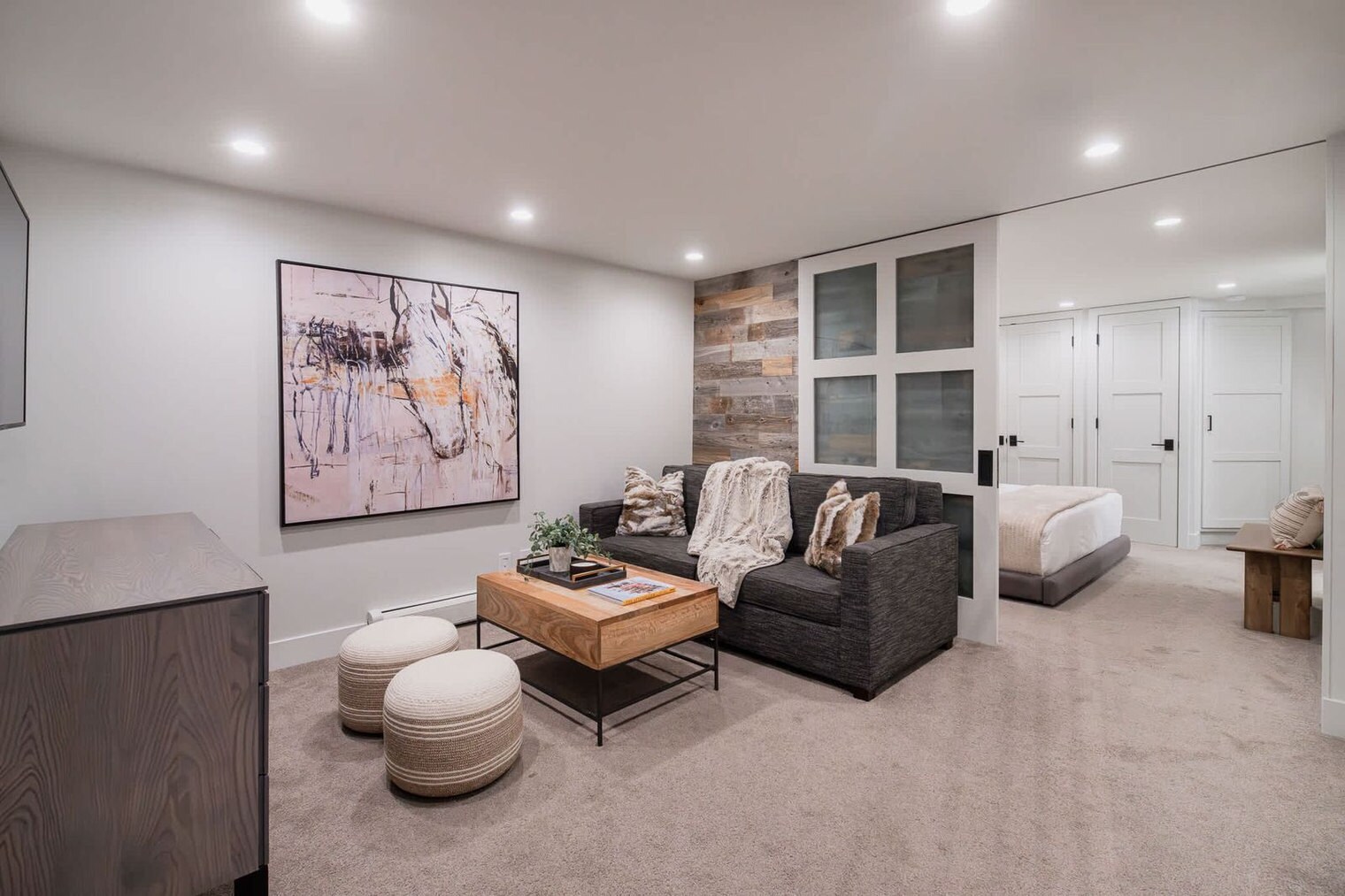 Building Photo - 800 E Hyman Ave