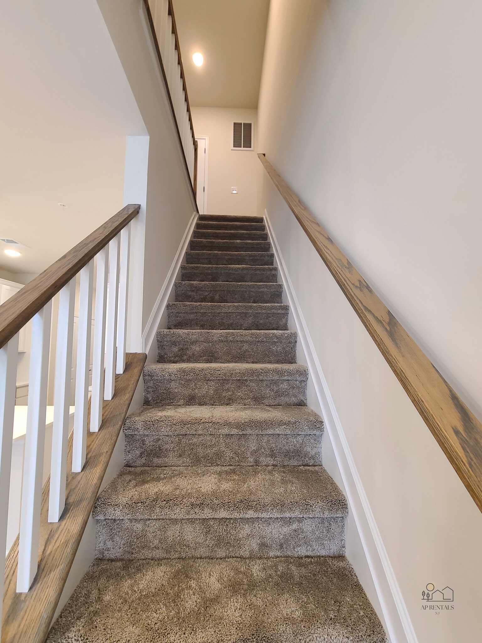 Building Photo - 622 Sadie Cir