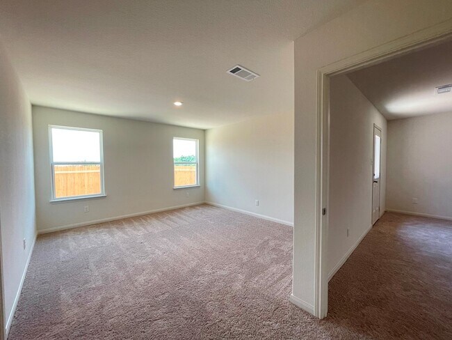 Building Photo - 313 Cres Park Dr