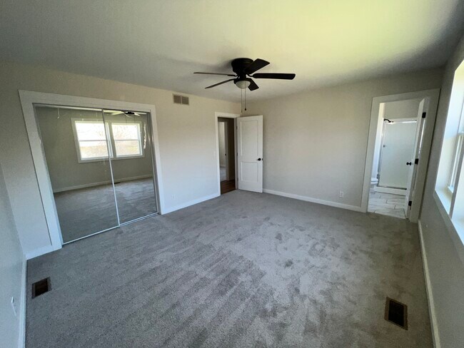 Master - 1817 N Evergreen Ln