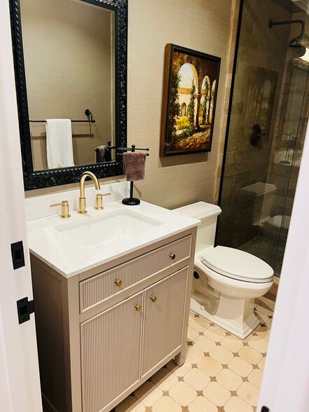 Bath with shower - 4703 Ferncreek Dr