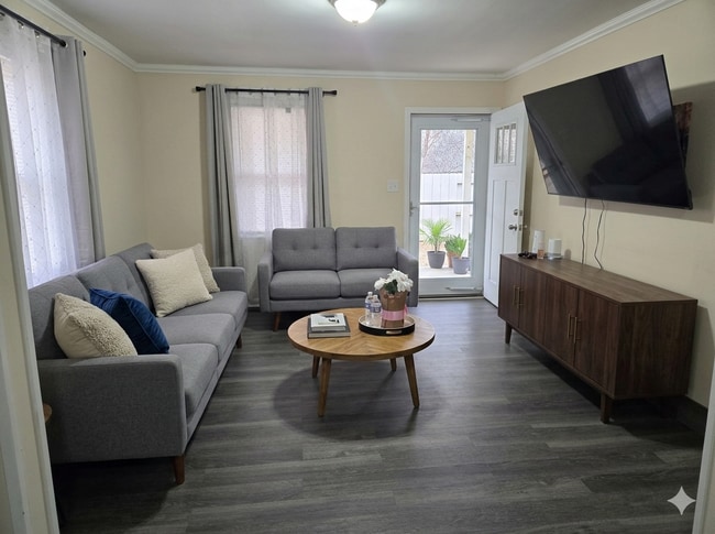 Building Photo - 1711 Younger Ave