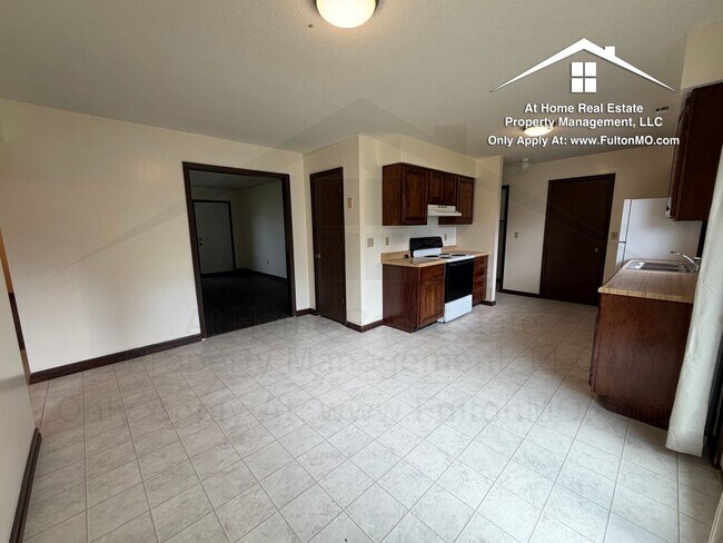 Building Photo - 617 Westview Dr