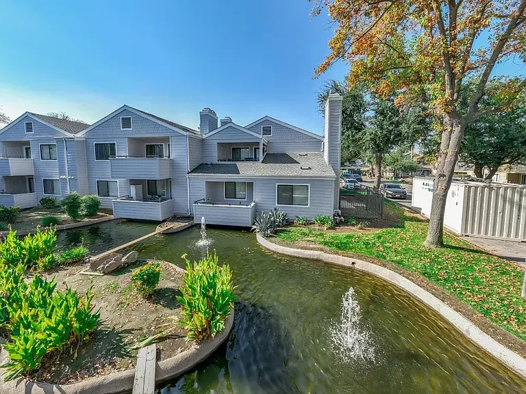 Building Photo - 7675 N 1st St