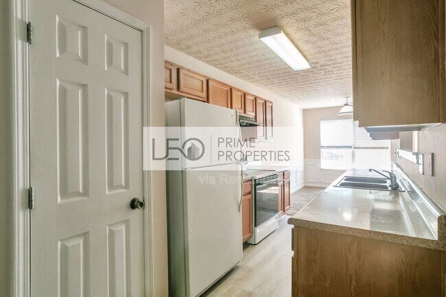 Building Photo - 2842 Vining Ridge Terrace