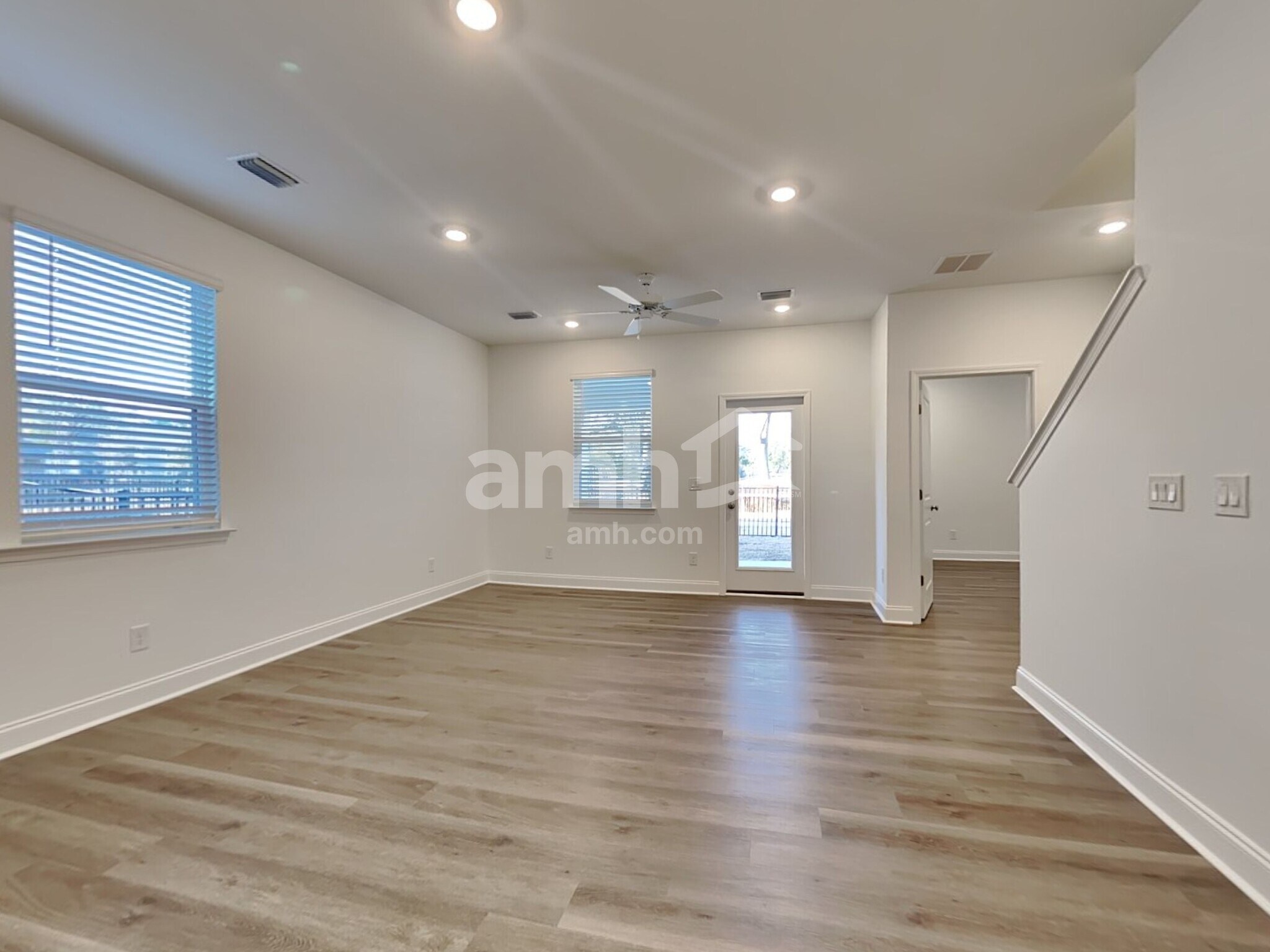 Building Photo - 106 Trevino Dr