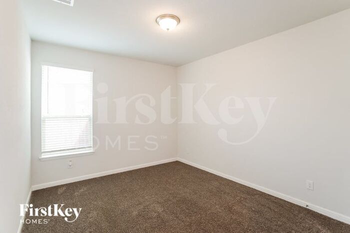 Building Photo - 9117 Sycamore Leaf Dr