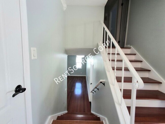 Building Photo - 26421 Torrey Pines Dr