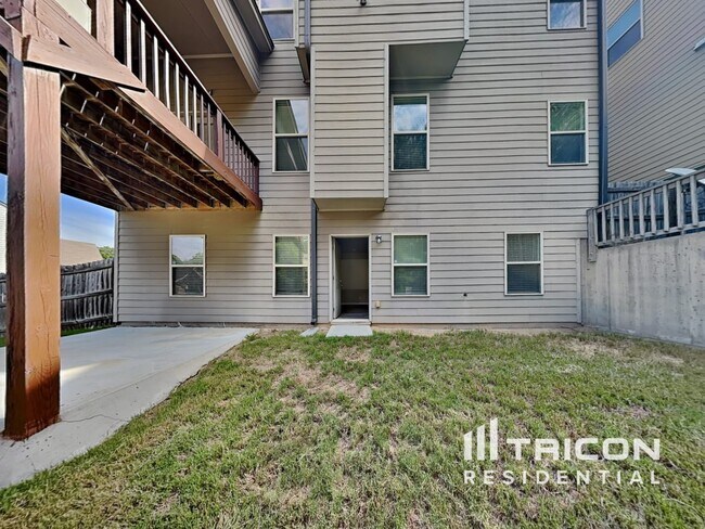 Building Photo - 5030 Glencliff Dr