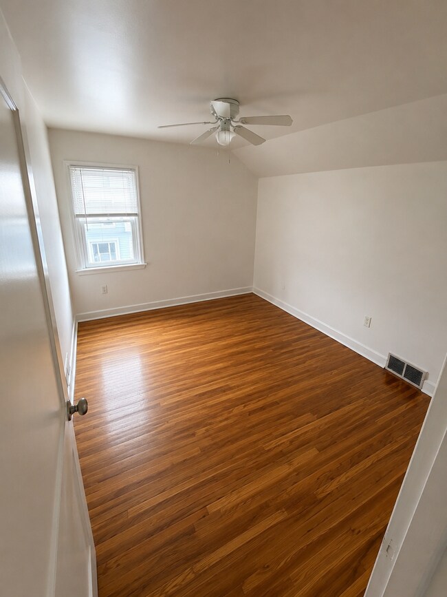 Building Photo - 864 Highland Ave