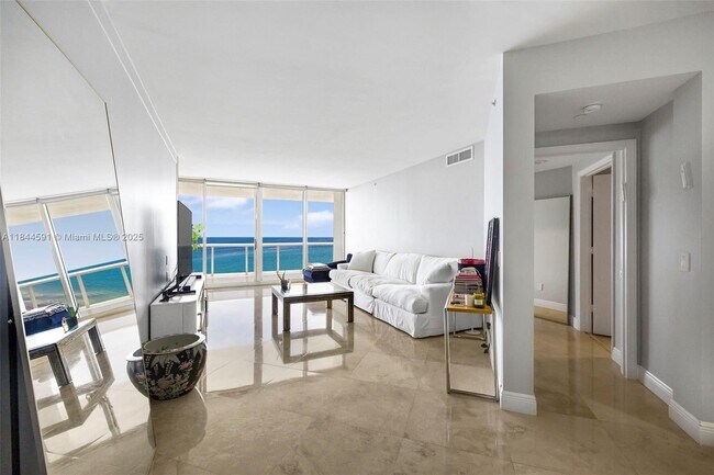 Building Photo - 4775 Collins Ave