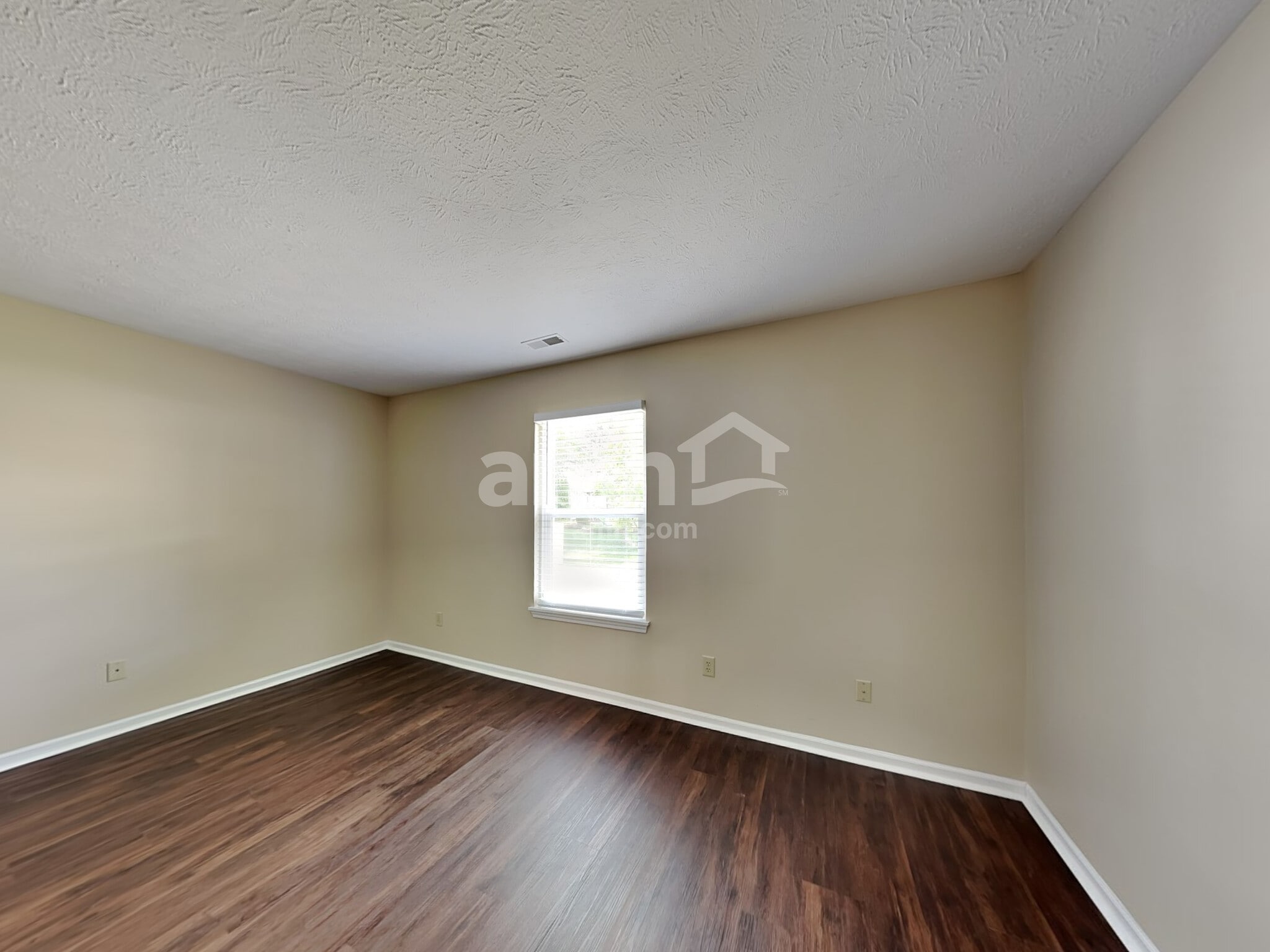 Building Photo - 113 E Carolina St