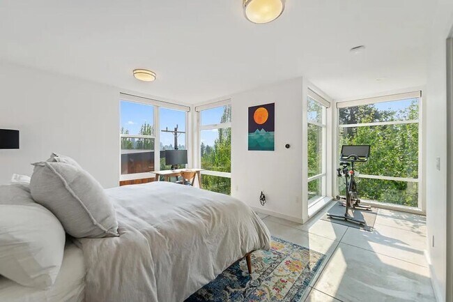 Building Photo - Beatiful 2 bed/ 2 bath townhome in Madison...