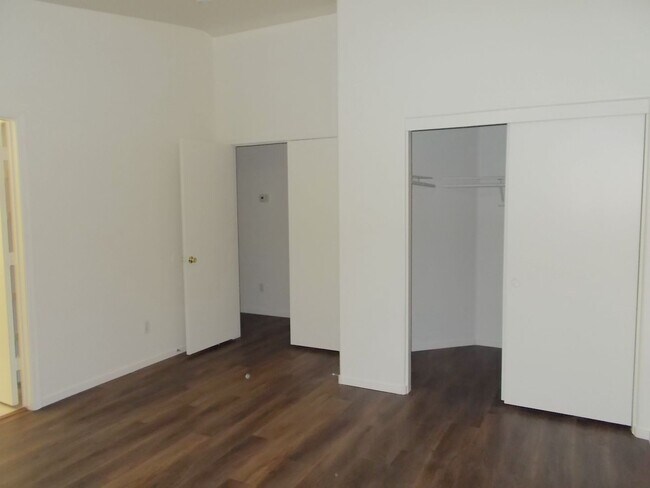 Building Photo - Charming Single-Story Home with 3 Bedrooms...