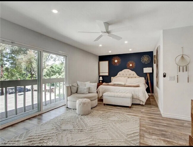 Building Photo - Anaheim Hills Beauty!